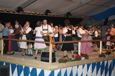 Aufnocht beim Tanz
